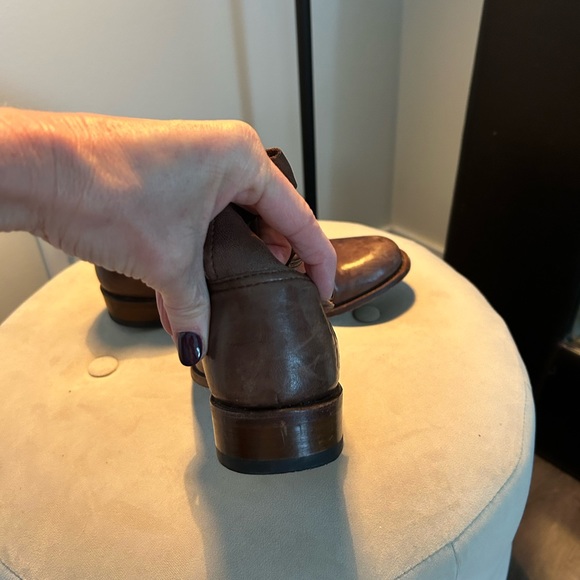 Low profile women’s leather boots. Great with everything! Women’s size 8 - Picture 2 of 4